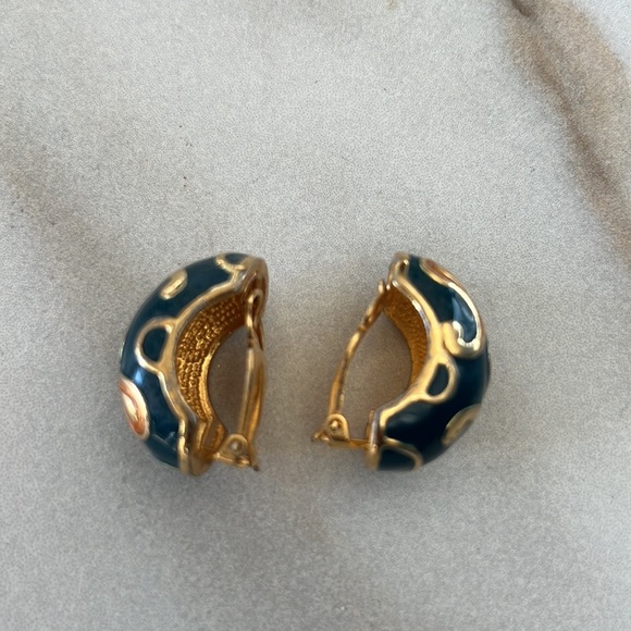 Vintage Rare Find Maresca Signed Teal and Gold Tone Clip-On Earrings - Picture 3 of 5